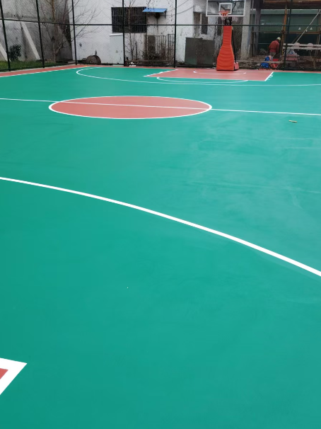 六盘水 球场长期使用易出现地面开裂